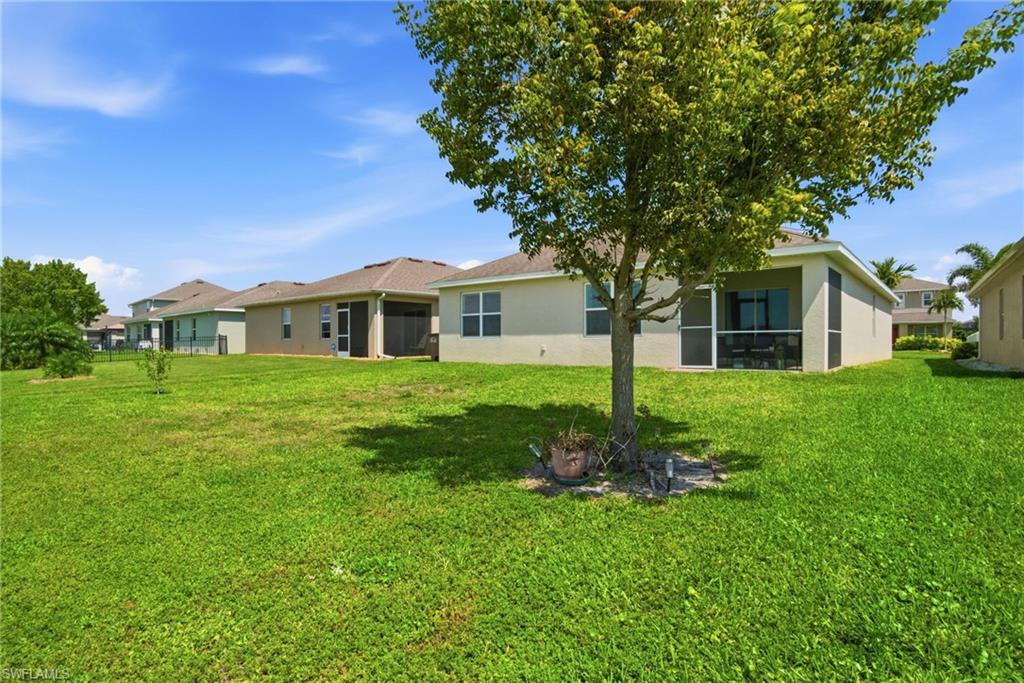 ENTRADA - Residential