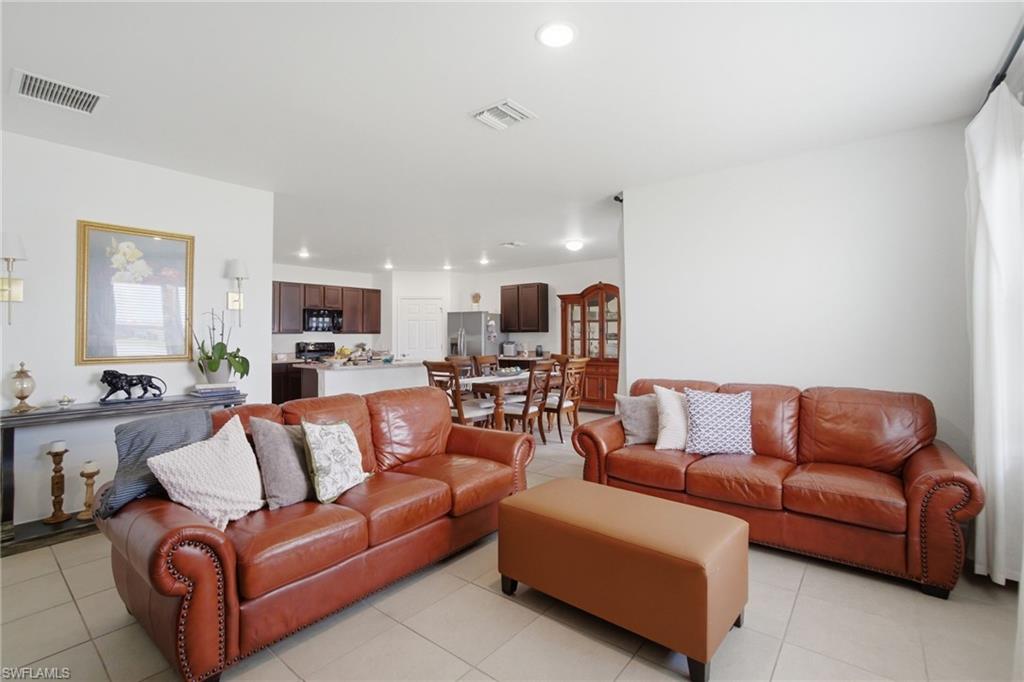 ENTRADA - Residential