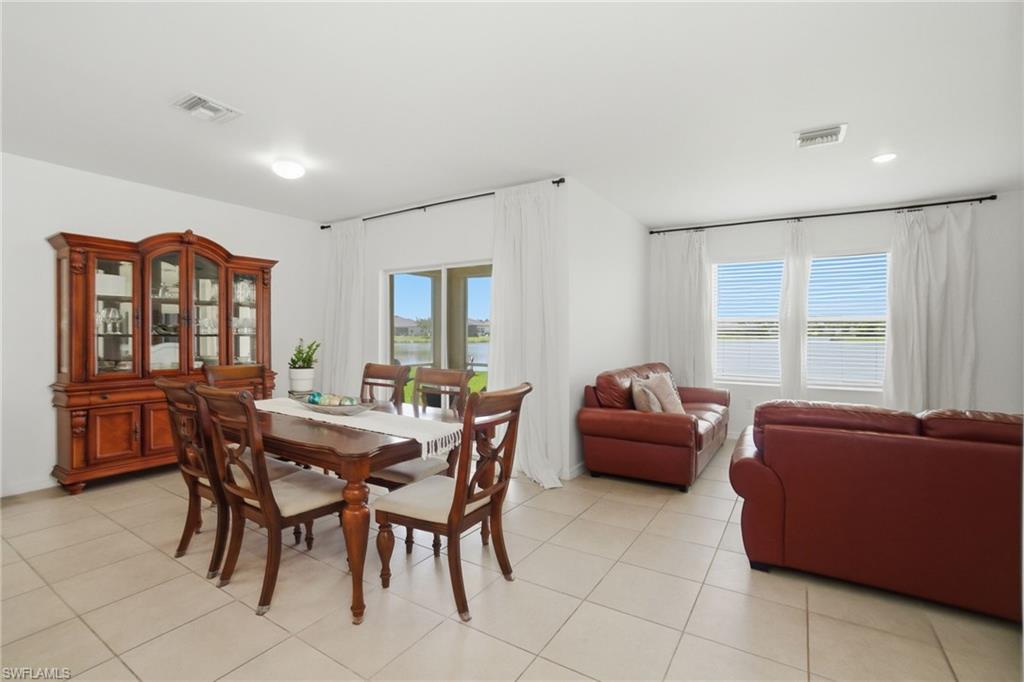 ENTRADA - Residential