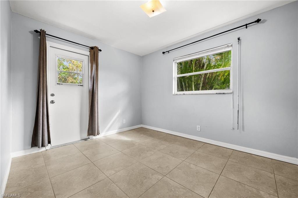 NAPLES PARK - Residential