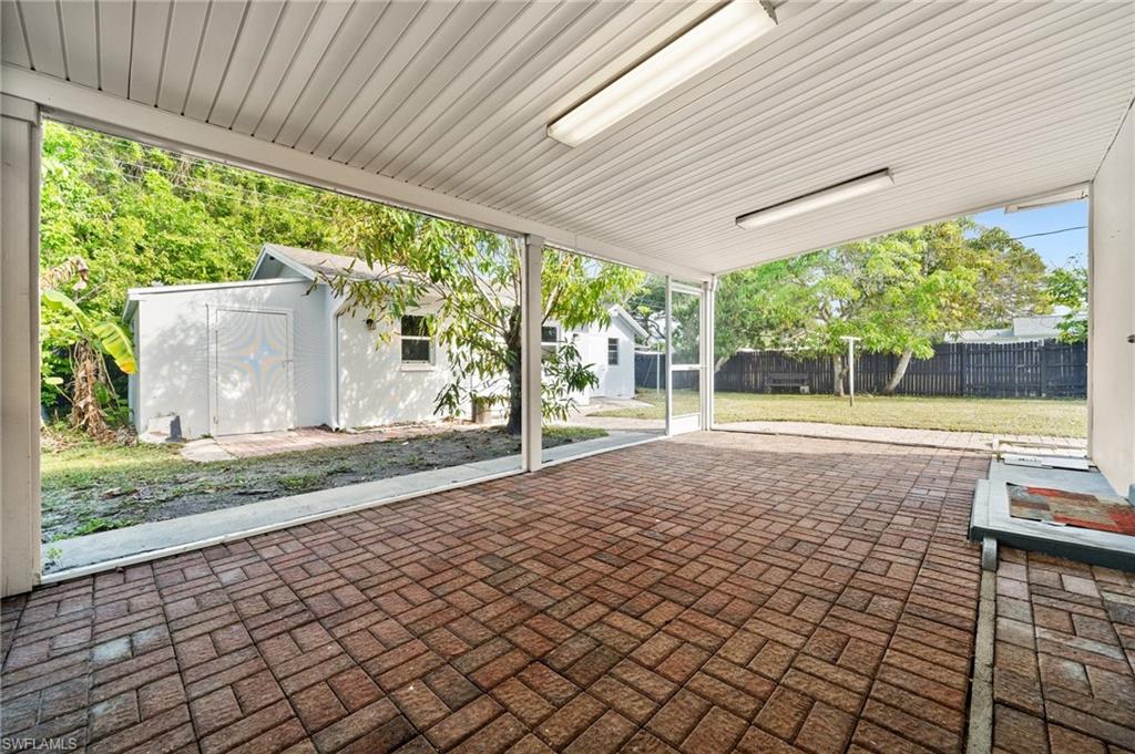 NAPLES PARK - Residential