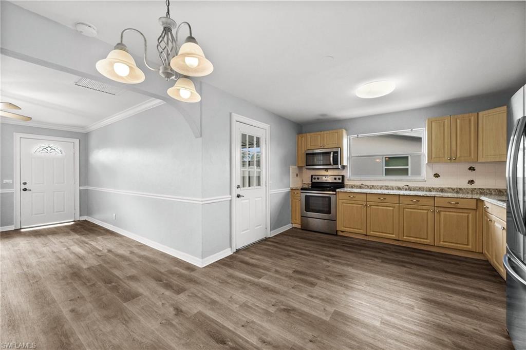 NAPLES PARK - Residential