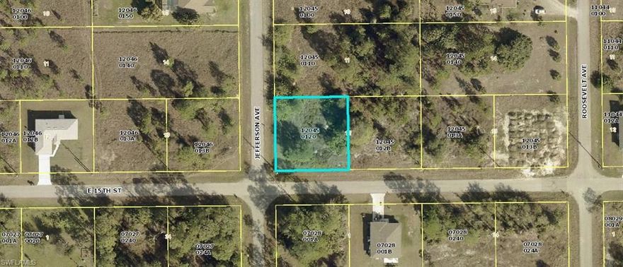 CORNER LOT on Jefferson Ave with additional lot on 15th street also available, making
this a HALF ACRE for that custom built home.  Nice and quiet location with room for a pool 
and a garden. Conveniently located to main road. Invest now for your retirement in sunny Florida.