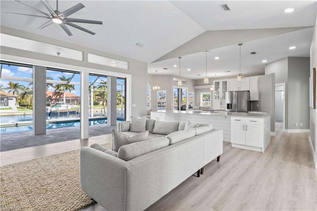 CAPE CORAL - Residential