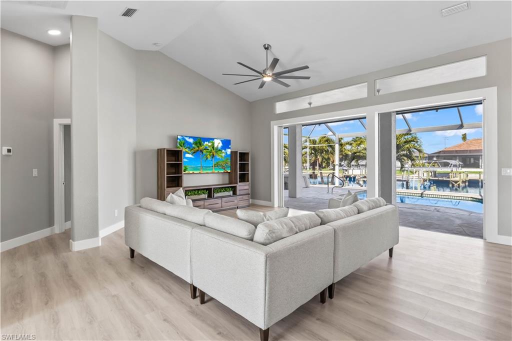 CAPE CORAL - Residential