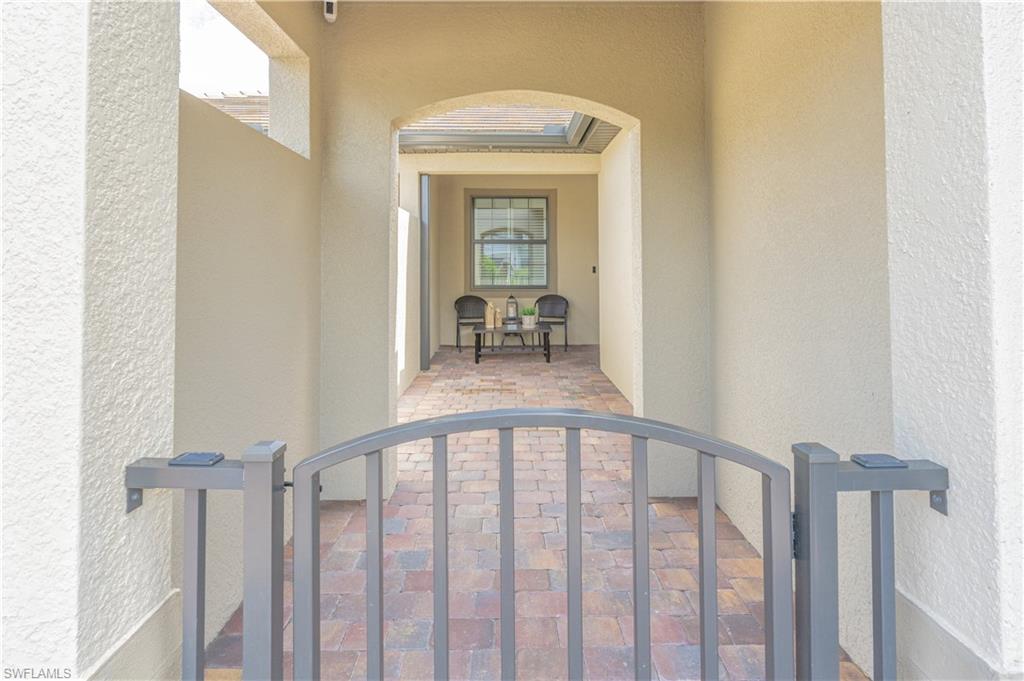 WINDING CYPRESS - Residential