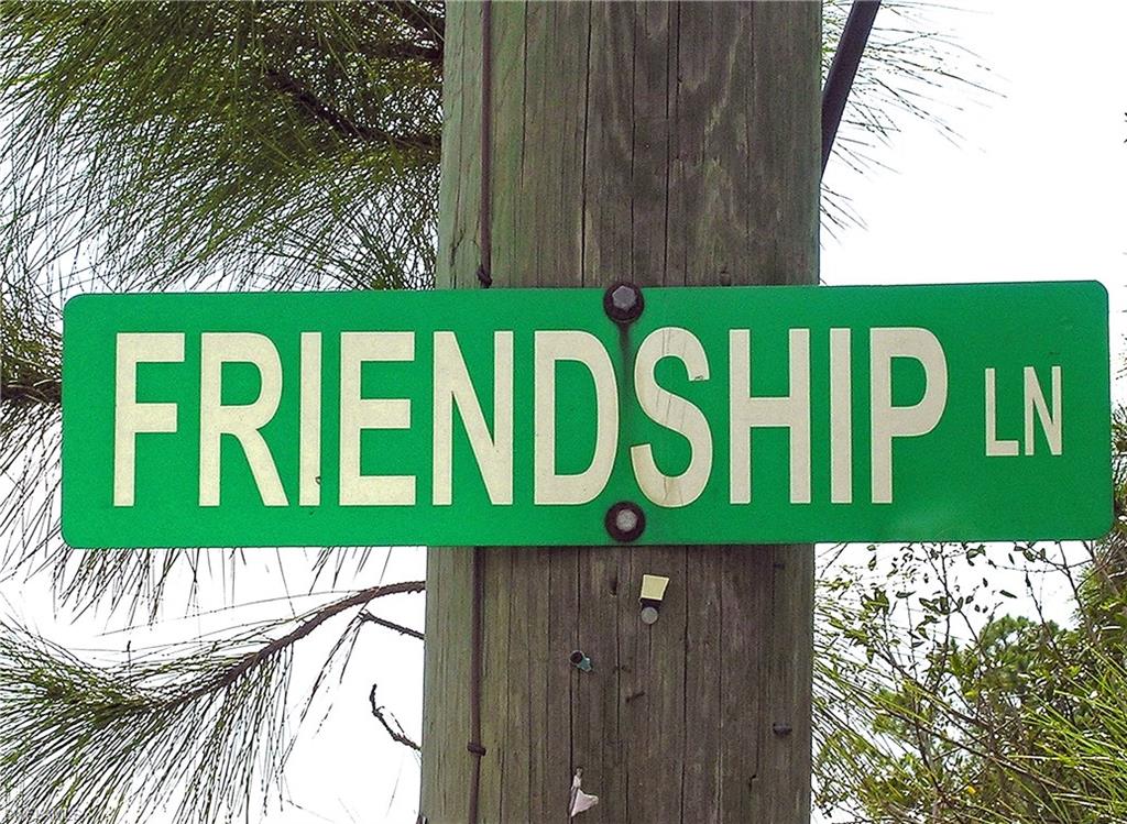 CORKSCREW ISLAND - Land