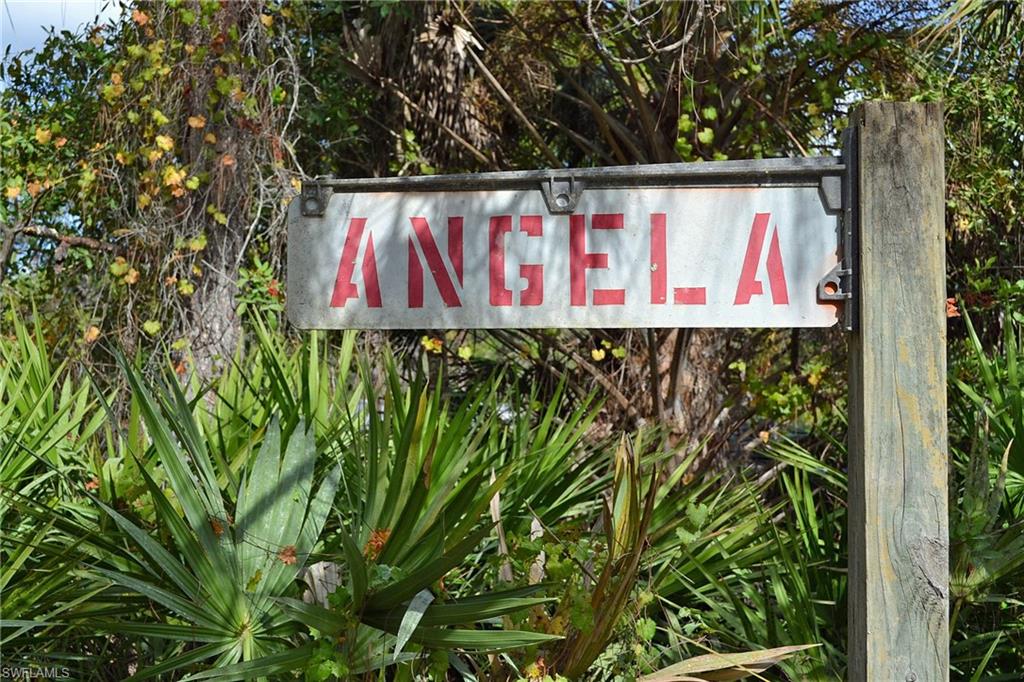 CORKSCREW ISLAND - Land