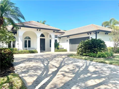 367 Saddlebrook Ln, Naples, FL 34110 - #: 224079388