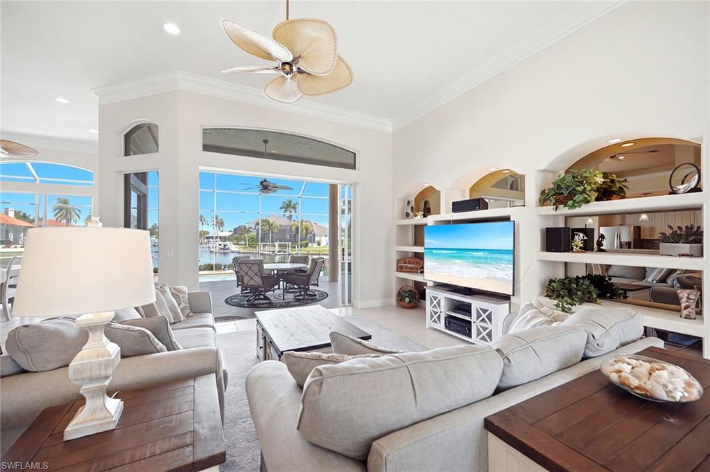 1648 Villa CT