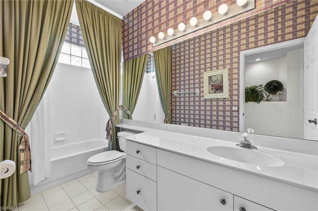 HARBOR LAKES - Residential