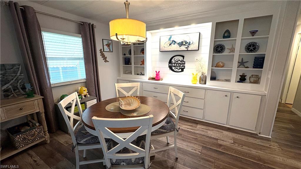 LEESURE VILLAGE - Residential