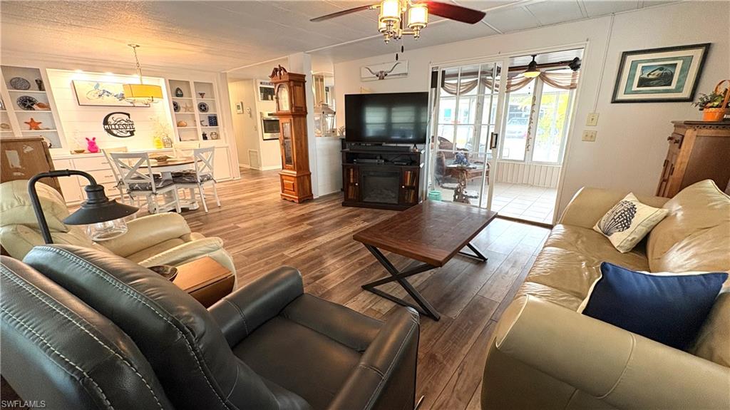 LEESURE VILLAGE - Residential