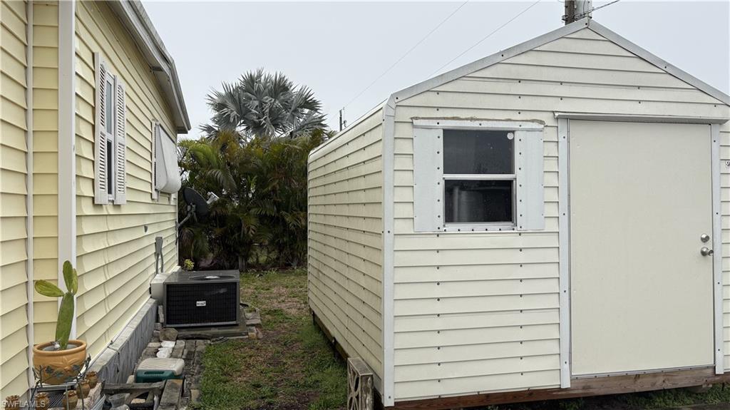 LEESURE VILLAGE - Residential