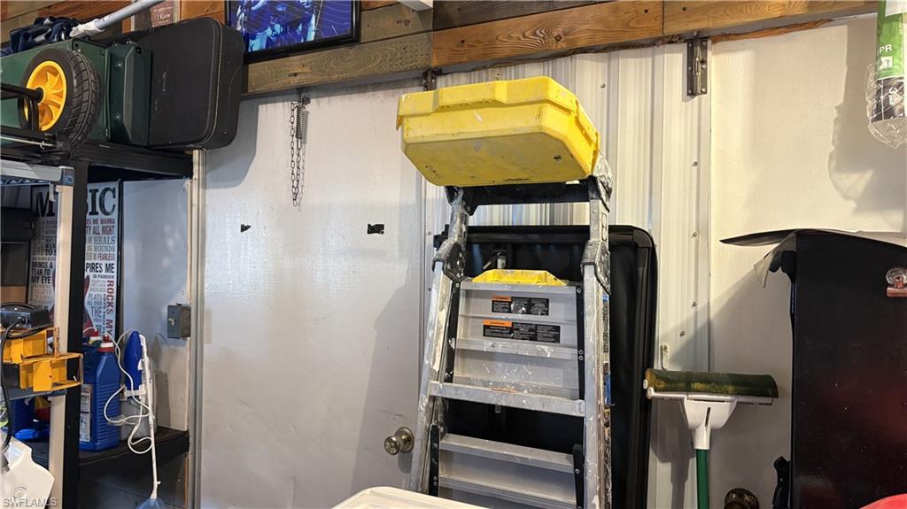 LEESURE VILLAGE - Residential