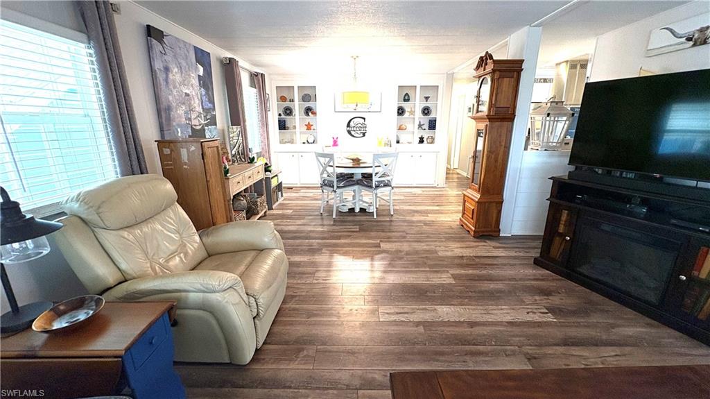 LEESURE VILLAGE - Residential