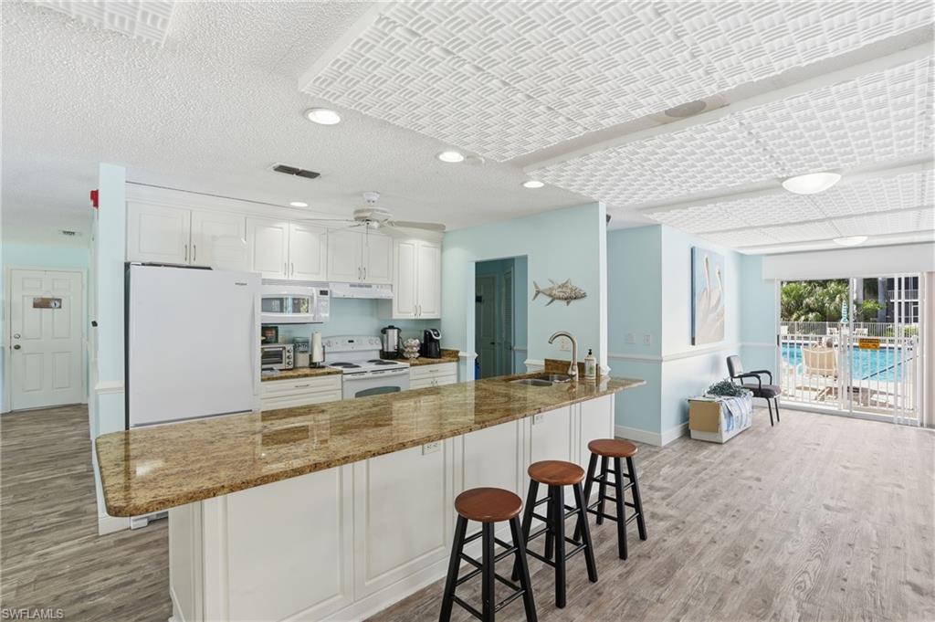 NAPLES SANDPIPER BAY CLUB - Residential