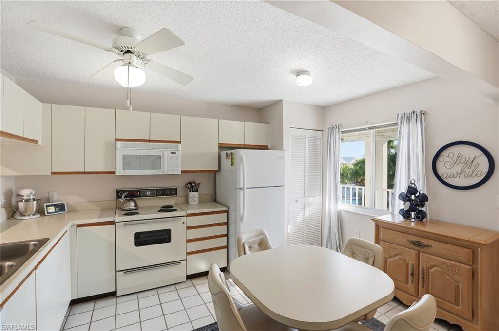 NAPLES SANDPIPER BAY CLUB - Residential