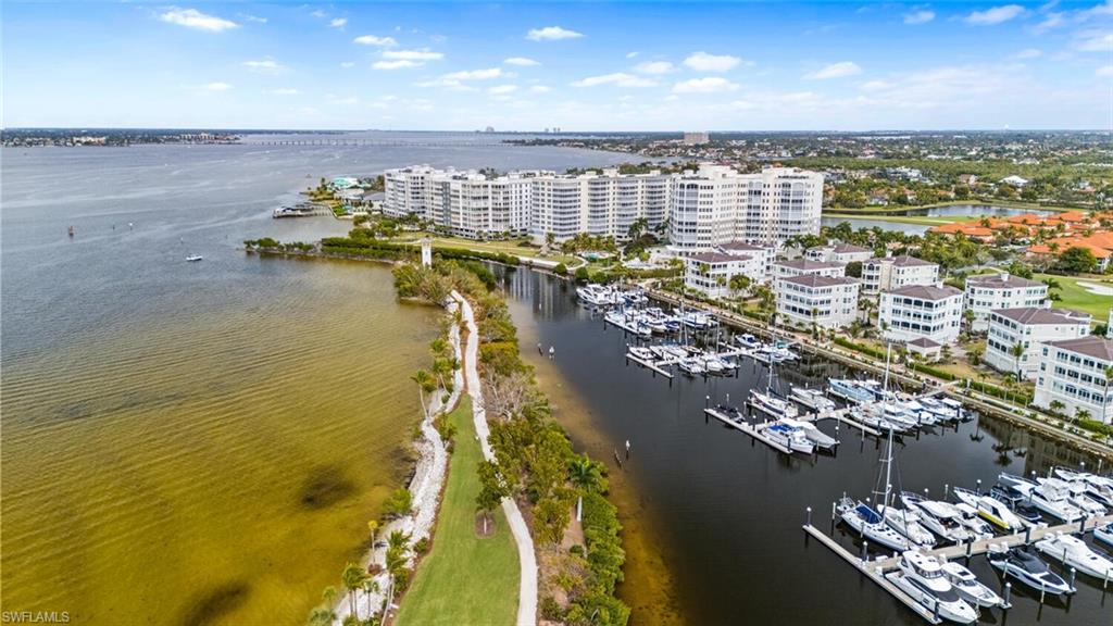 THE SHORES - Residential