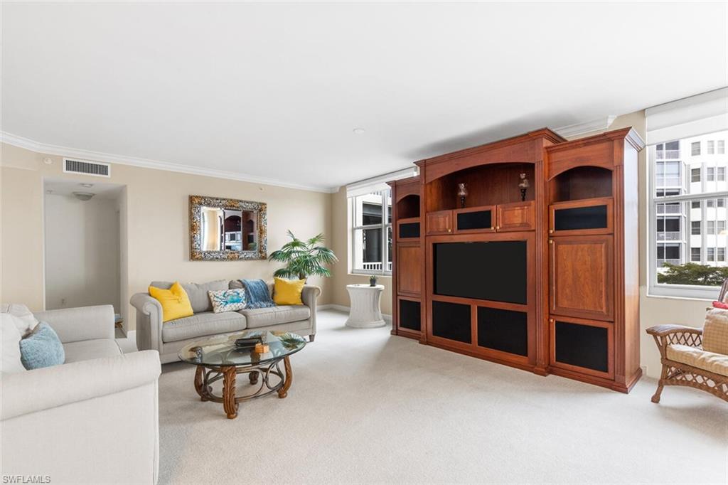 THE SHORES - Residential