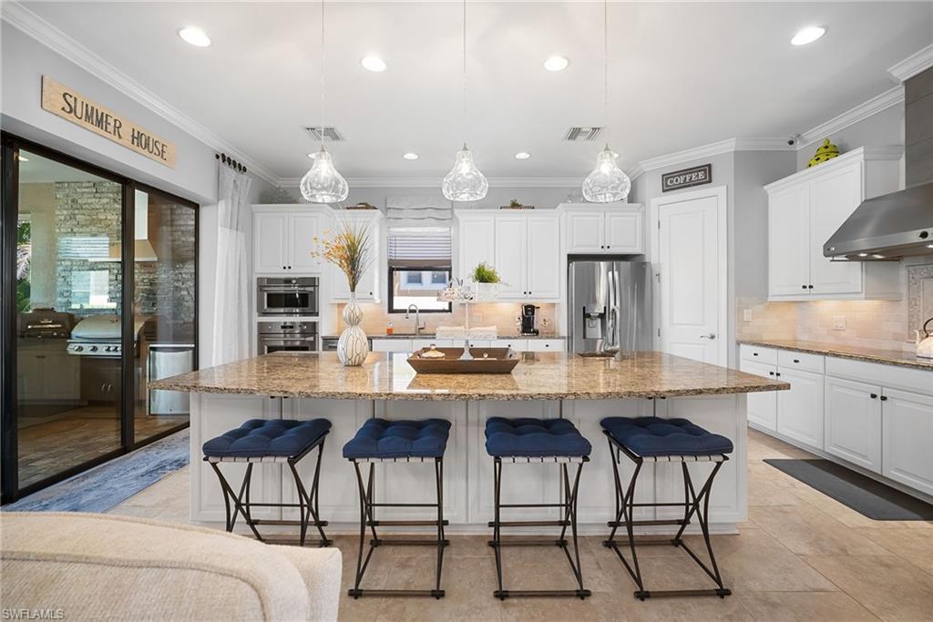 COUNTRY CLUB - Residential Lease