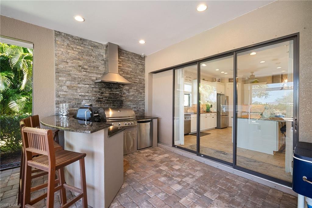 COUNTRY CLUB - Residential Lease