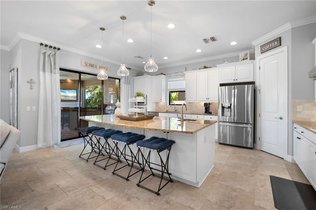 COUNTRY CLUB - Residential Lease