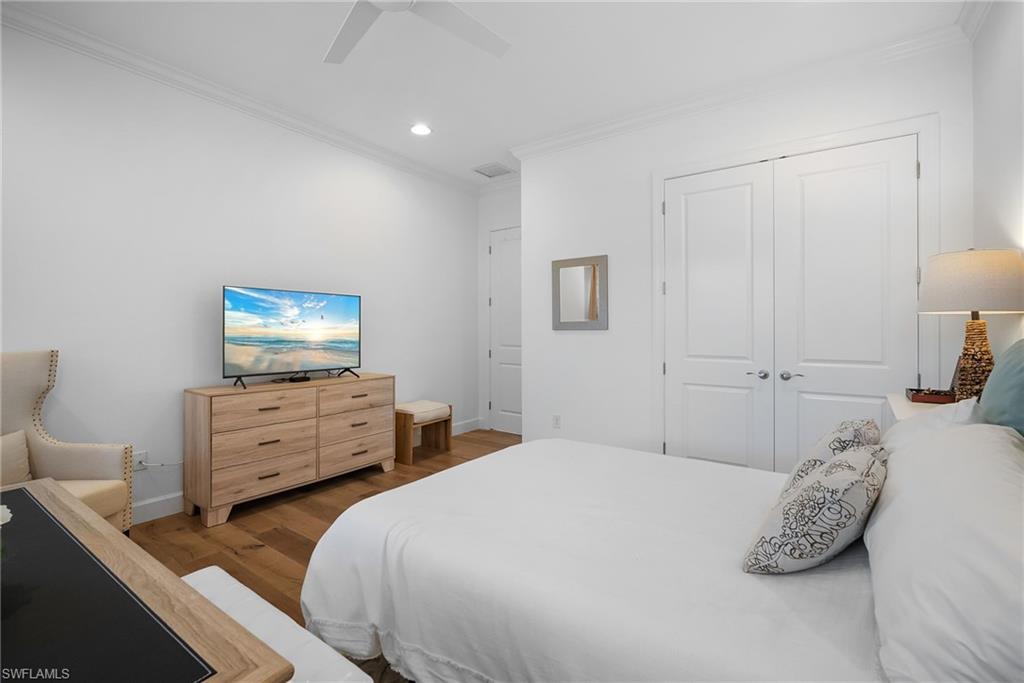 COUNTRY CLUB - Residential Lease