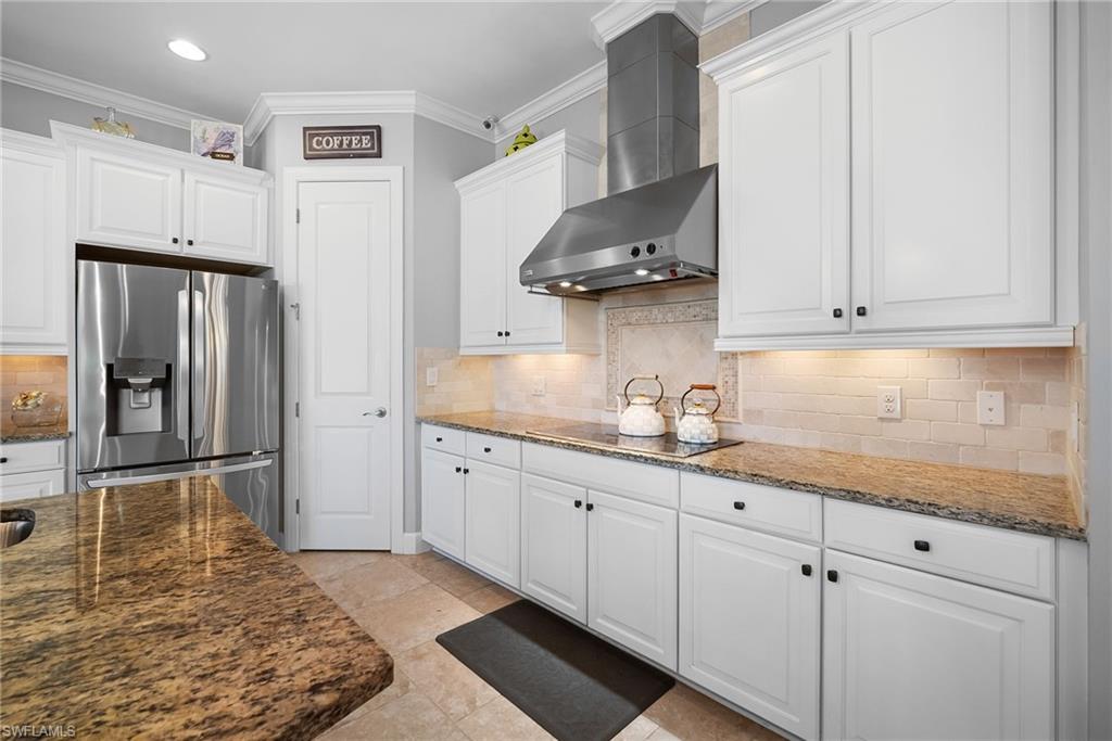 COUNTRY CLUB - Residential Lease