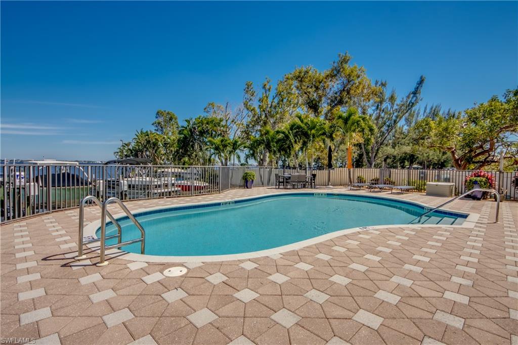 PARKSIDE AT THE RIVERS - Residential