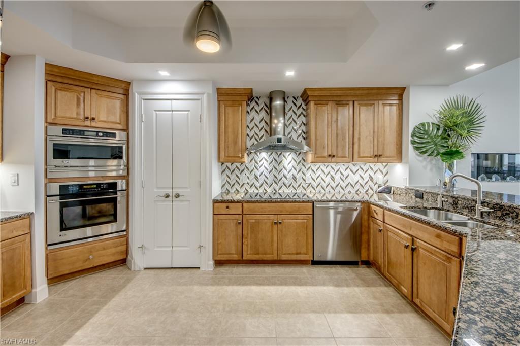 PARKSIDE AT THE RIVERS - Residential