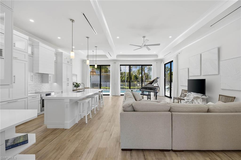 MARCO BEACH - Residential