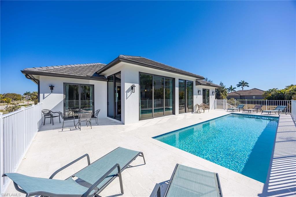 MARCO BEACH - Residential