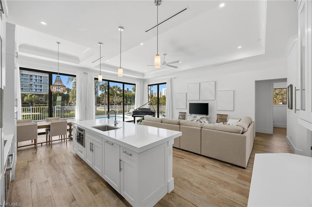 MARCO BEACH - Residential