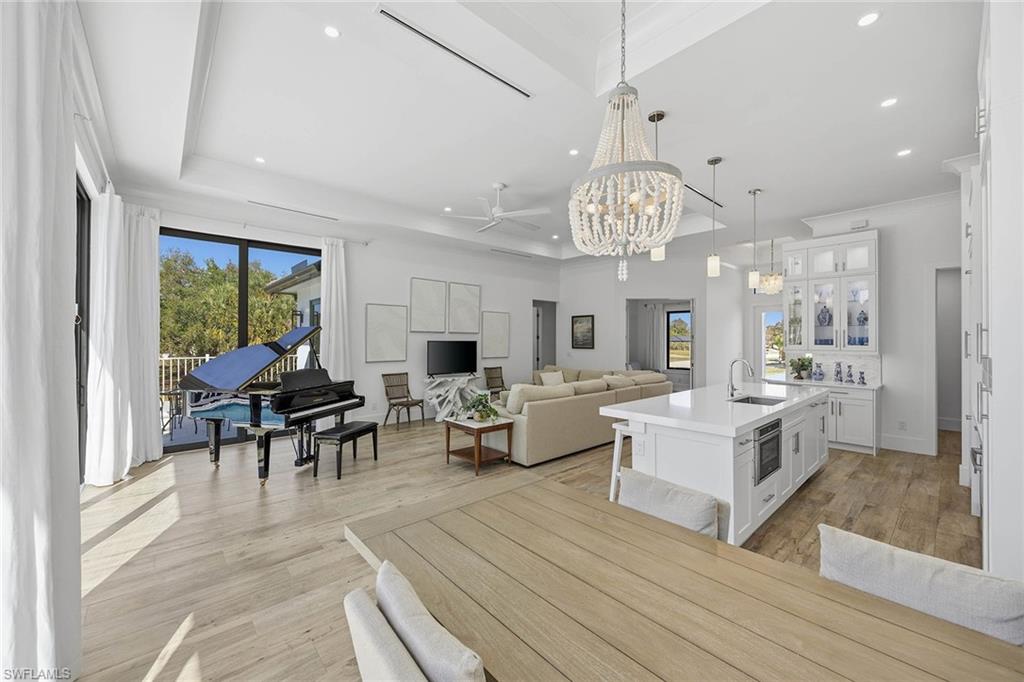 MARCO BEACH - Residential