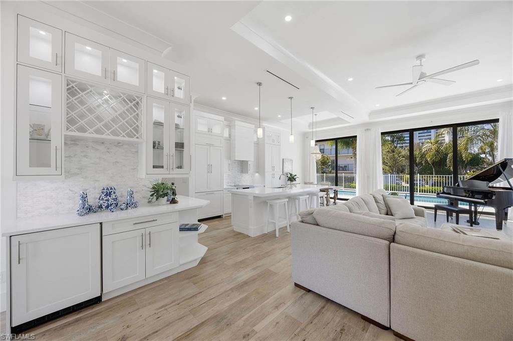 MARCO BEACH - Residential