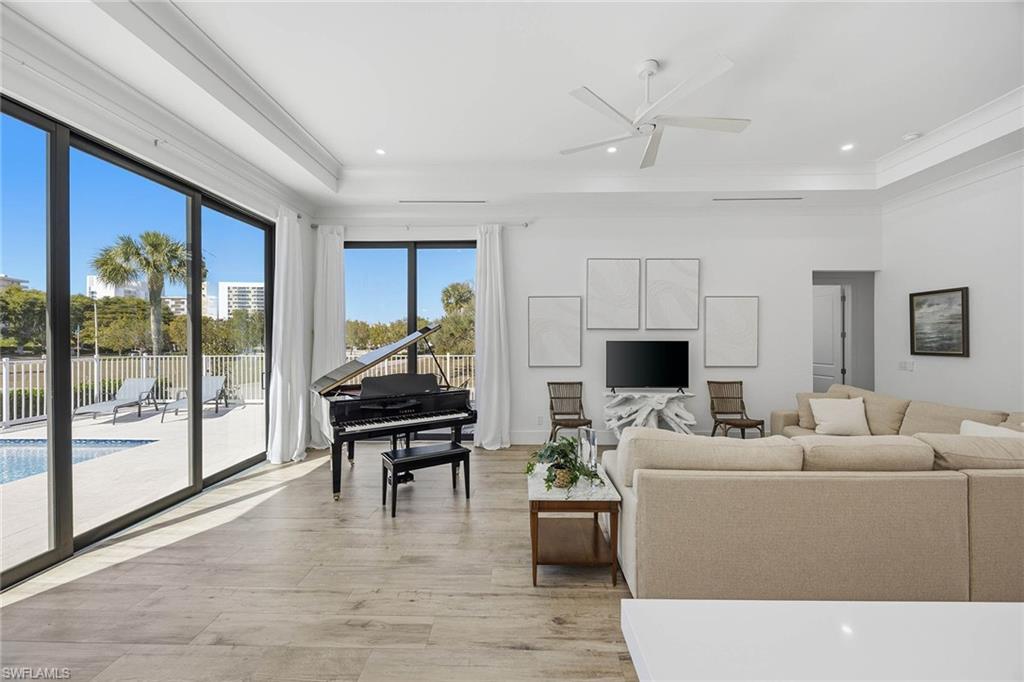 MARCO BEACH - Residential