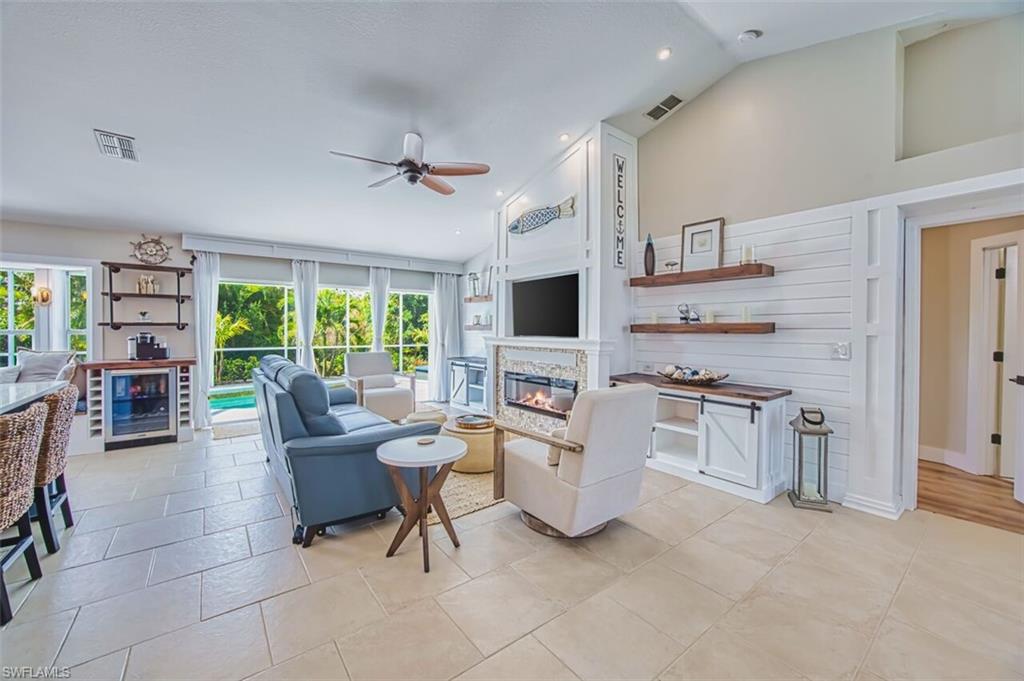 QUEENS PARK AT LAGO VERDE - Residential