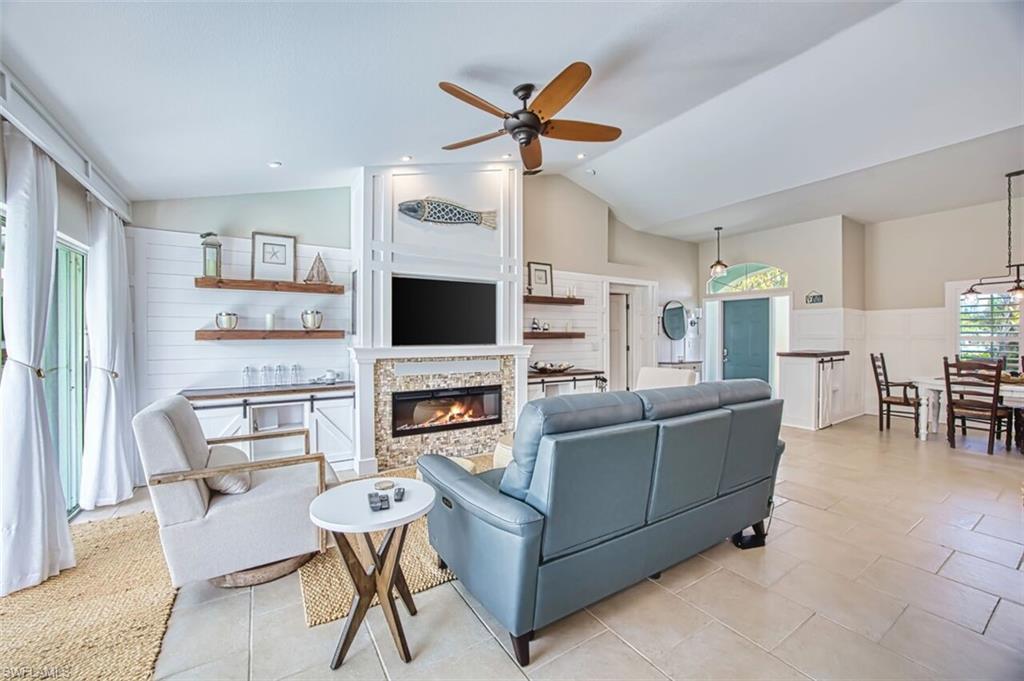 QUEENS PARK AT LAGO VERDE - Residential