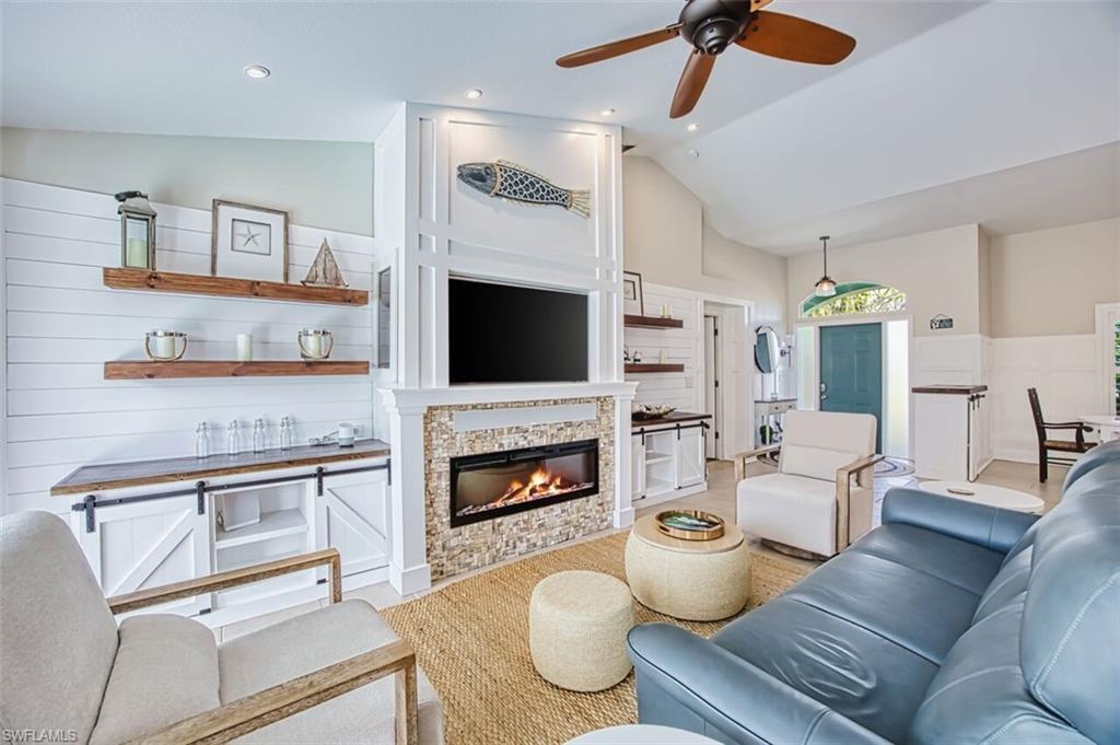 QUEENS PARK AT LAGO VERDE - Residential