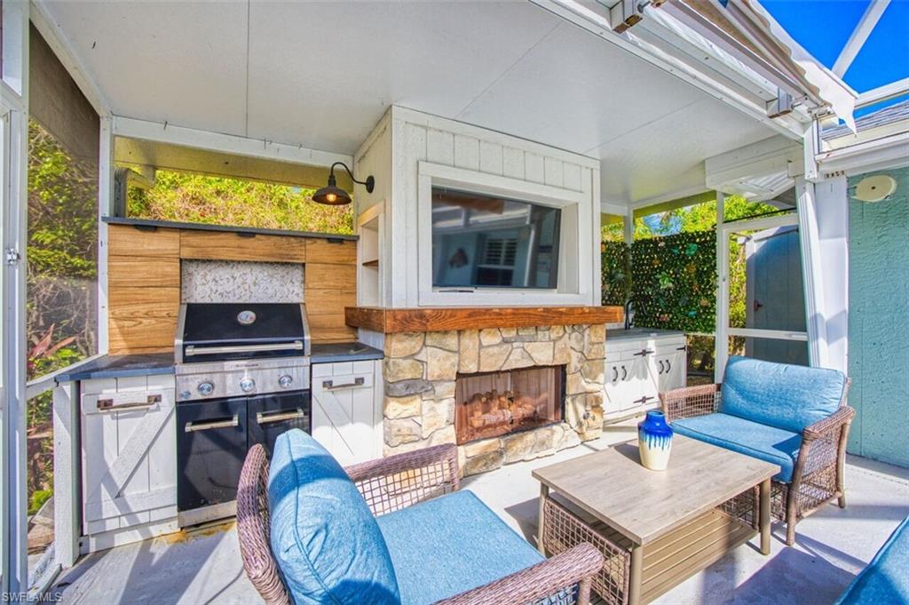 QUEENS PARK AT LAGO VERDE - Residential