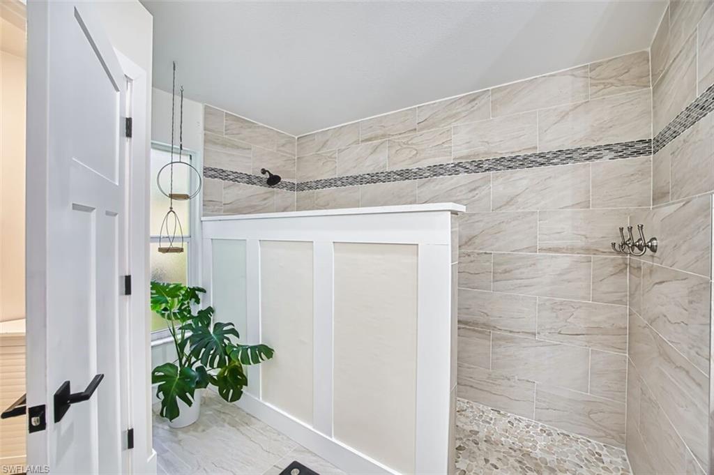 QUEENS PARK AT LAGO VERDE - Residential