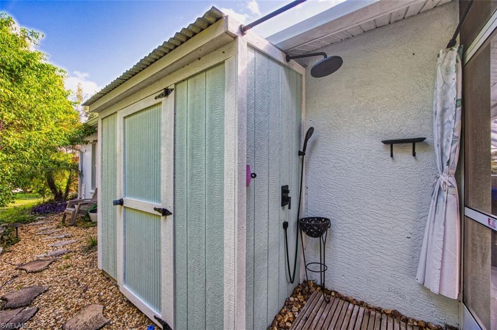 QUEENS PARK AT LAGO VERDE - Residential