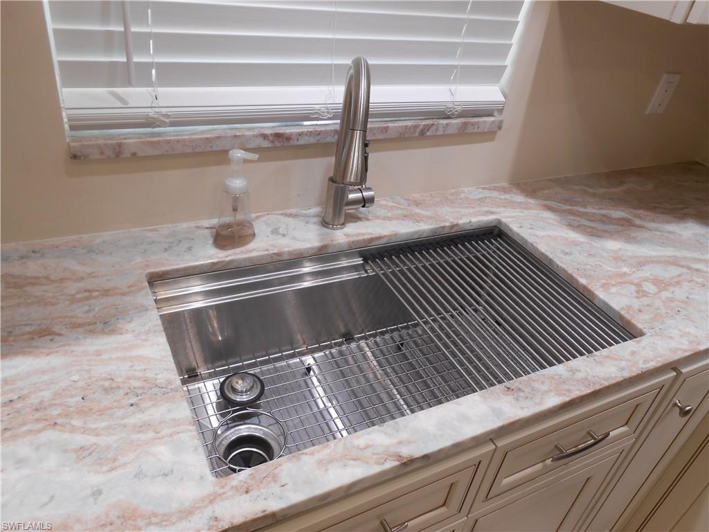 GOLF VIEW APTS CONDOMINIUM - Residential Lease