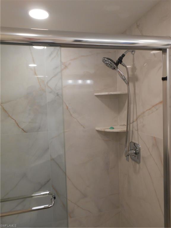 GOLF VIEW APTS CONDOMINIUM - Residential Lease