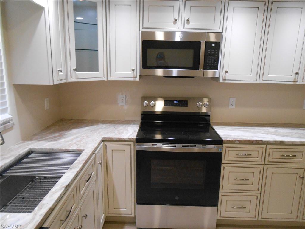 GOLF VIEW APTS CONDOMINIUM - Residential Lease