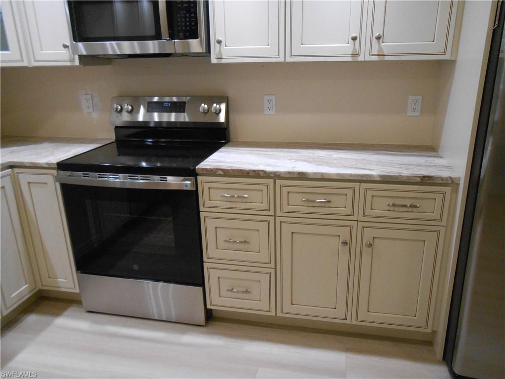 GOLF VIEW APTS CONDOMINIUM - Residential Lease