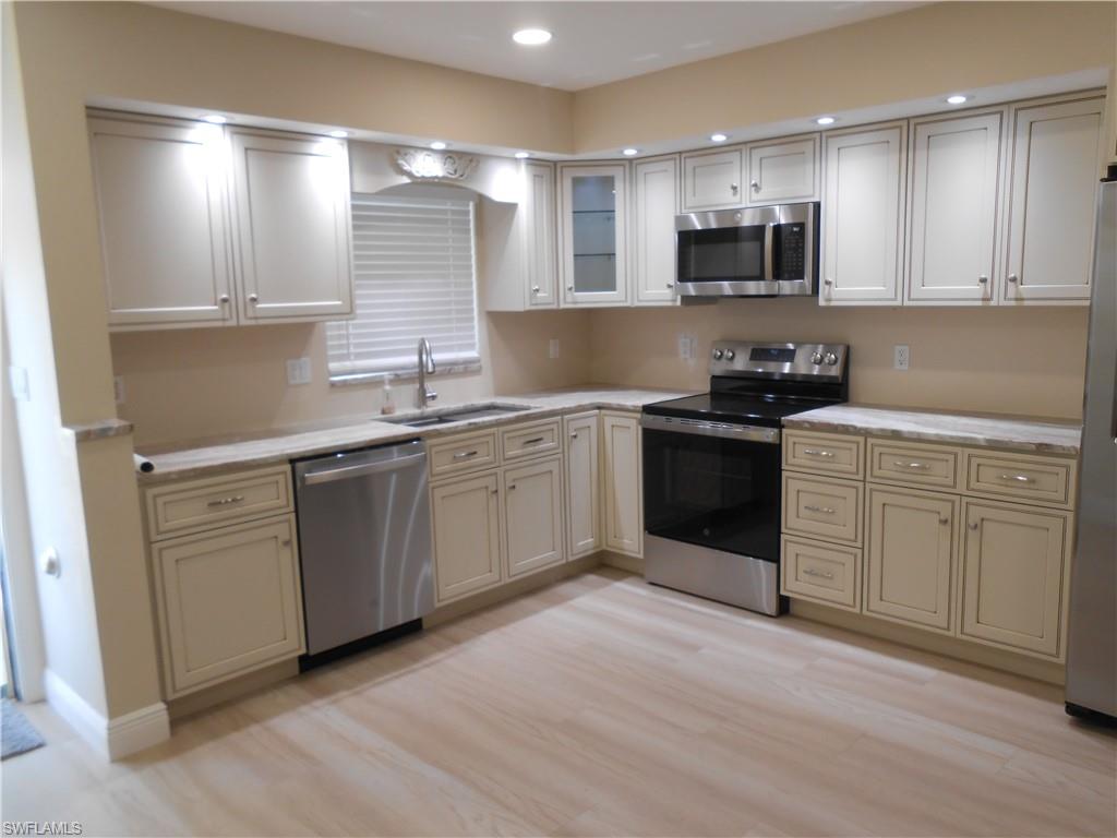 GOLF VIEW APTS CONDOMINIUM - Residential Lease