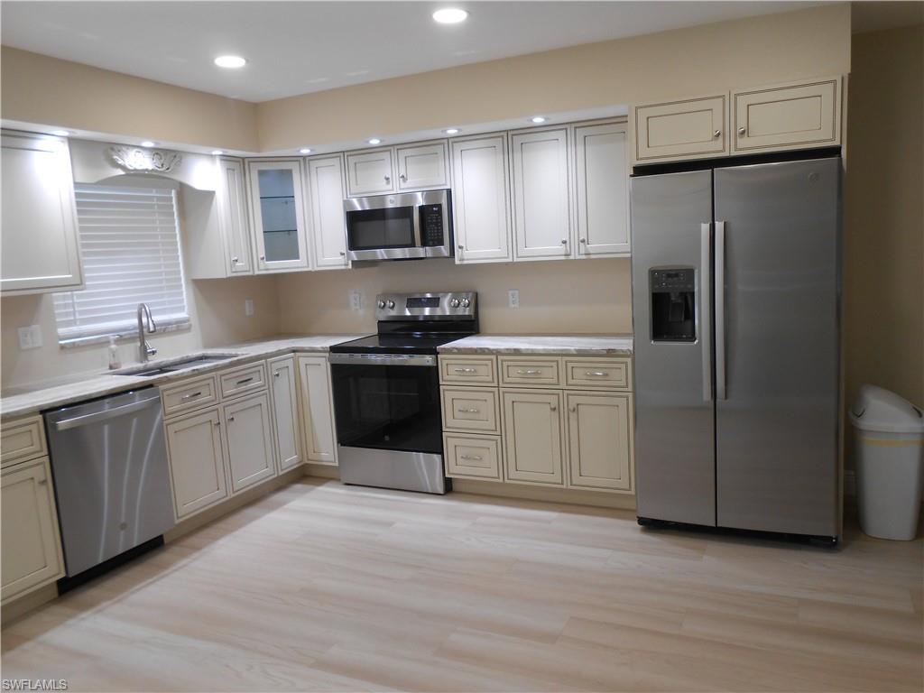 GOLF VIEW APTS CONDOMINIUM - Residential Lease