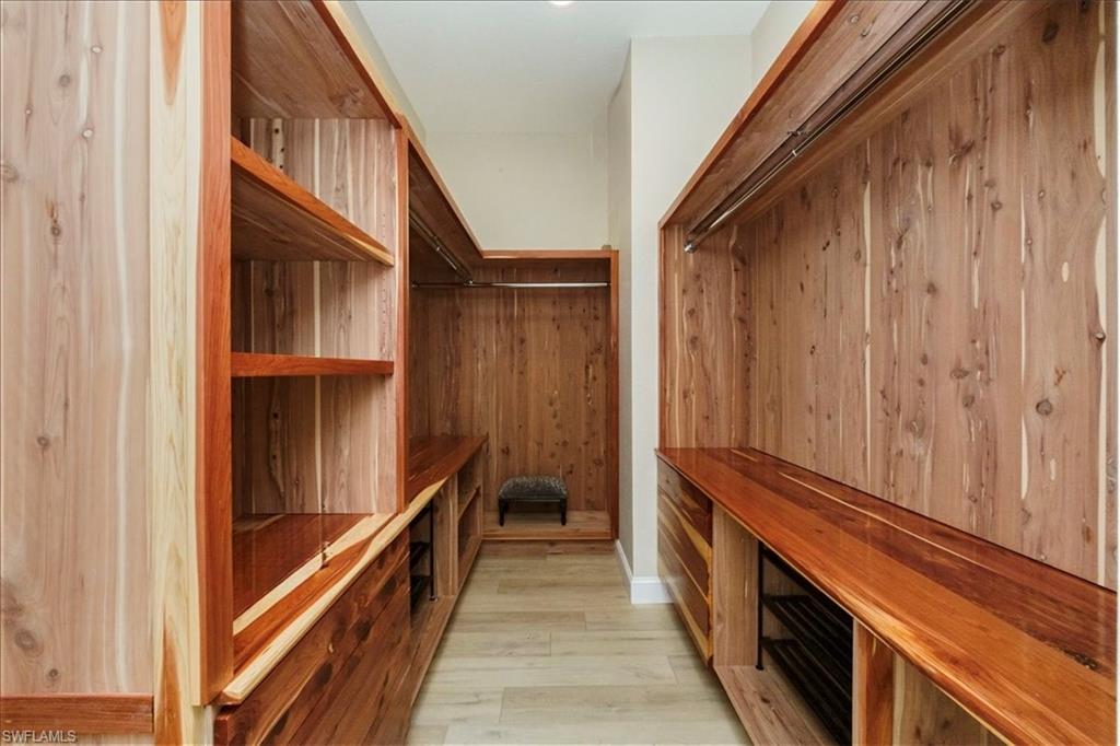 AUTUMN WOODS - Residential